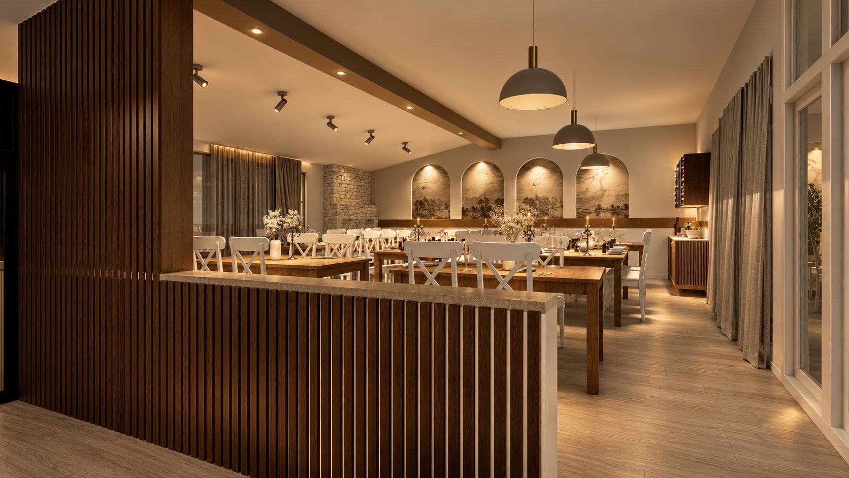 Pogled na cijelu salu restorana iz ulaznog dijela, s drvenom pregradom u prvom planu.